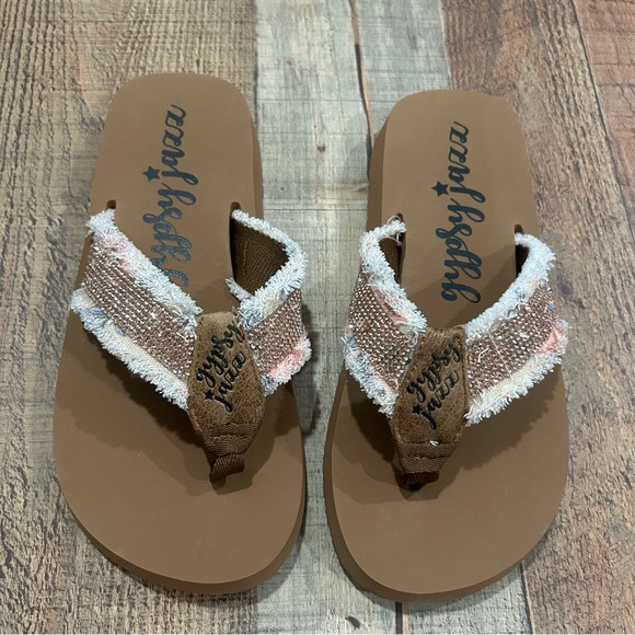 Gypsy Jazz Bling Flip Flops Sandals Blush Rhinestone Sparkle size 6 - Picture 1 of 4